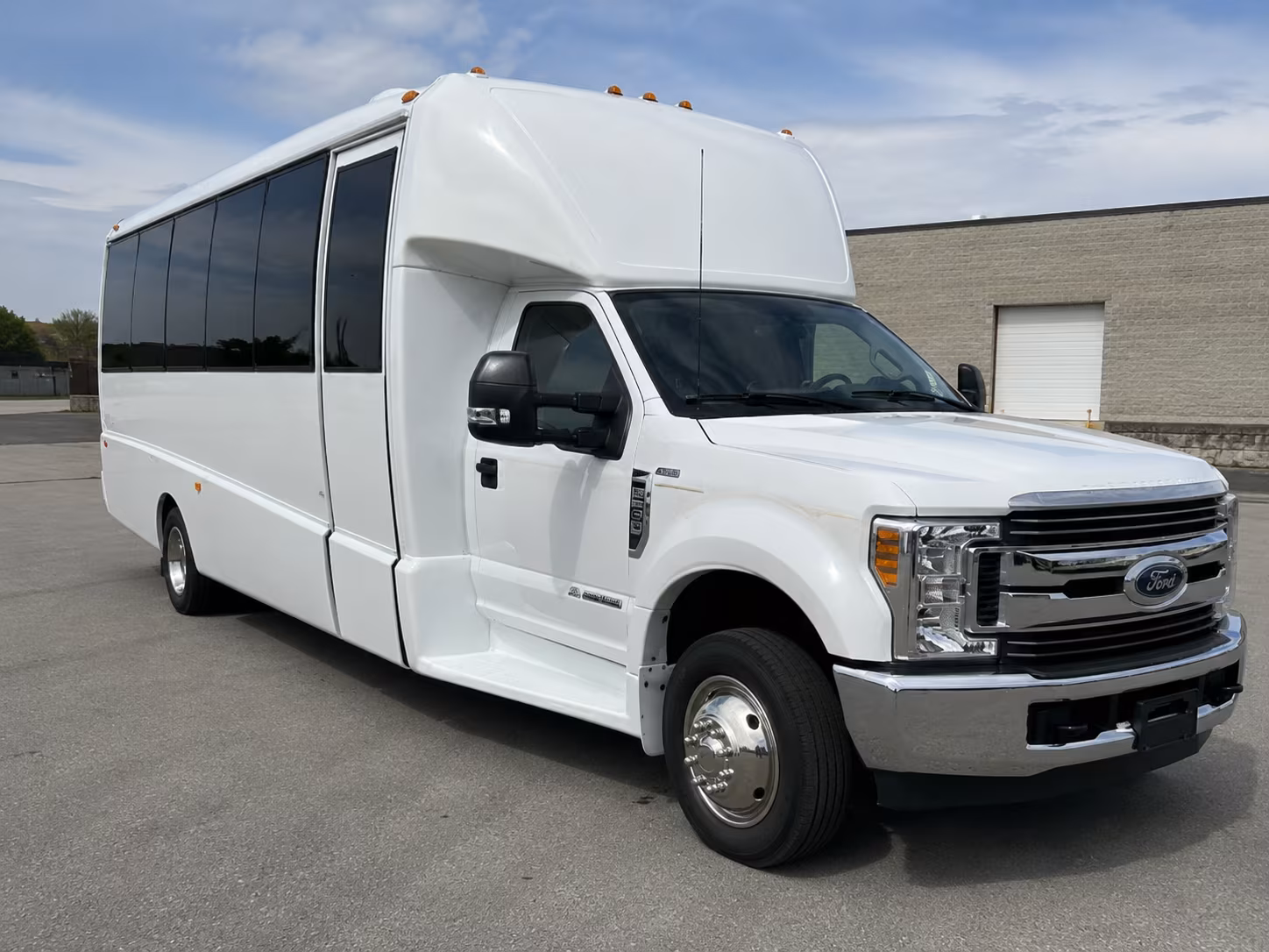 minibus rentals for fremont bridal parties and smaller wedding groups